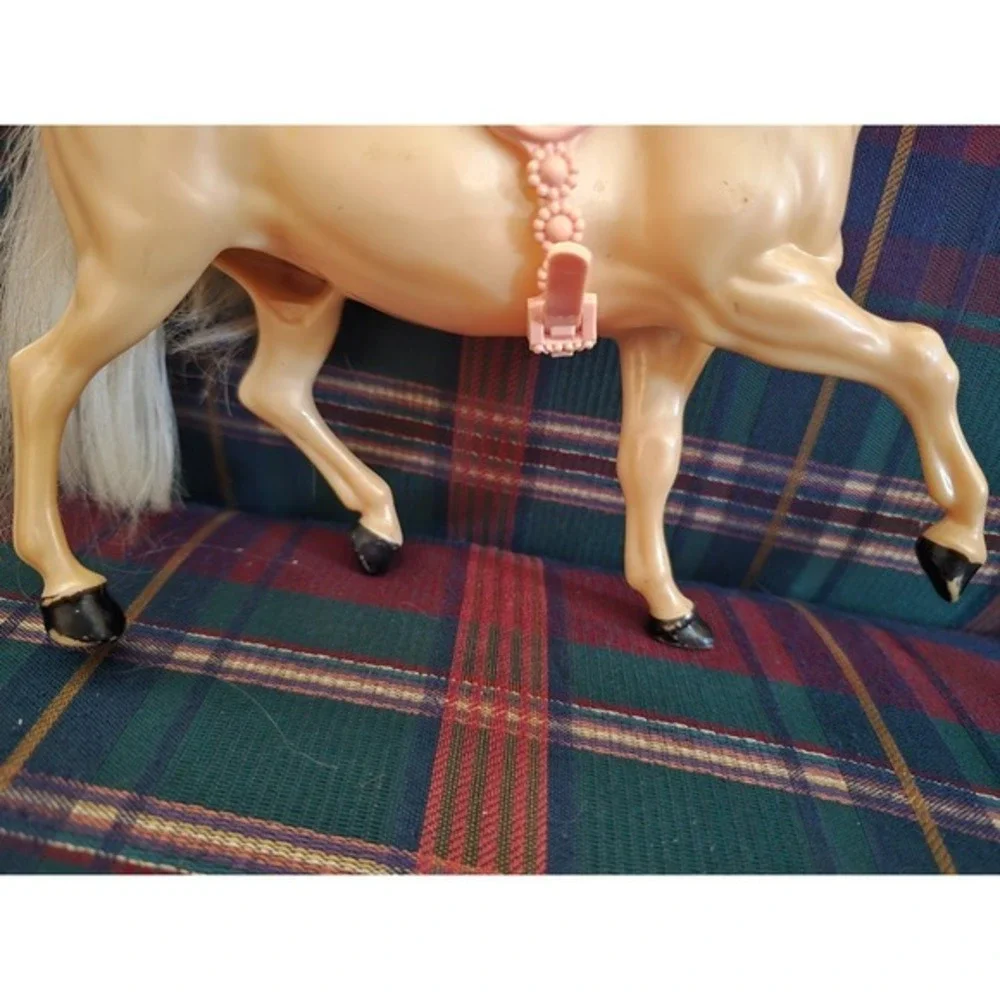 Princess And The Pauper Royal Kingdom Carriage‎ Horse barbie replacement